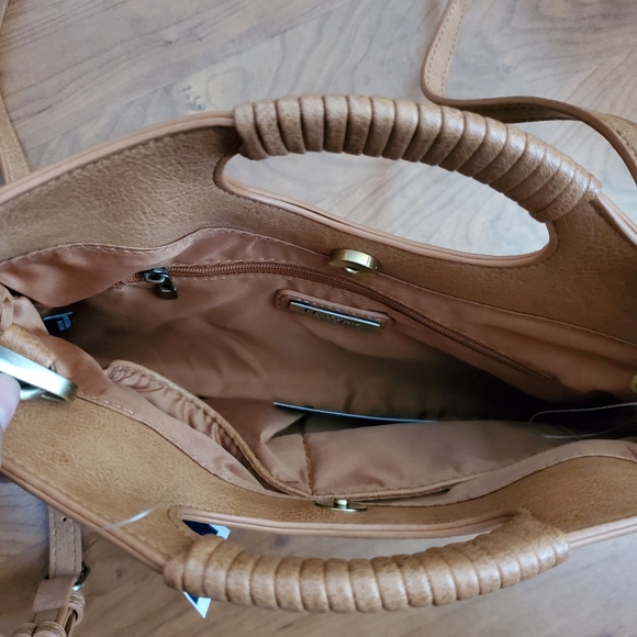 🛑SOLD🛑 Golden Coast woven Crossbody in Brown - Picture 6 of 10